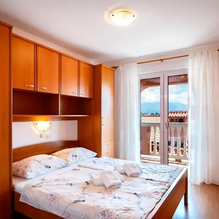 Appartement Kastell-4 By Interhome *